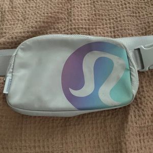 Lululemon Everywhere Belt Bag 1L